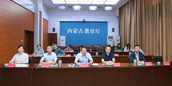 我区召开专项整治工作推进会 进一步加强中小学校服管理
