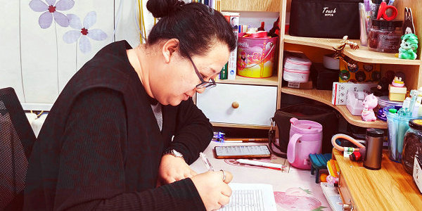 党建引领・榜样同行 | 李艳​：以爱为春风 坚守教育 静待花开