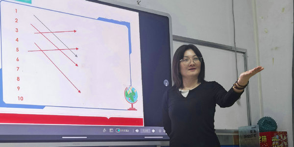 党建引领・榜样同行 | 赵静：用爱架桥、以智领航，陪孩子走好成长每一步