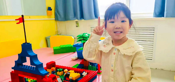 聚焦两会精神・赋能智慧教育 —— 爱克斯机器人编程培训学校在行动